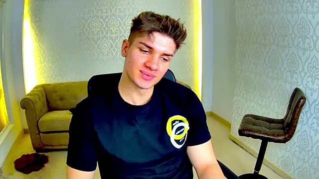 MaxKaiden's cam snapshot