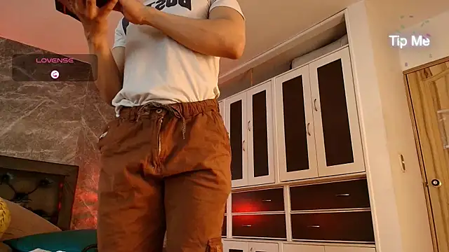 ApoloCruz's cam snapshot