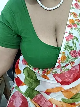 Tamil_aishu09's cam snapshot