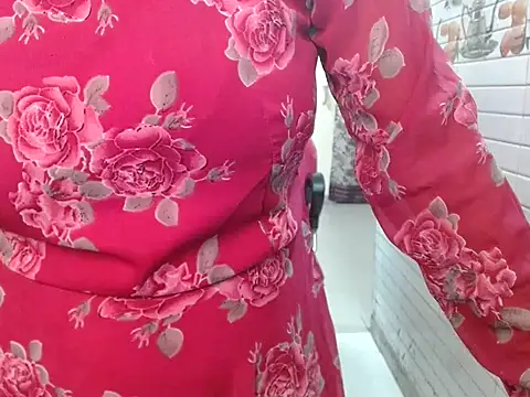 LovingPihu's cam snapshot