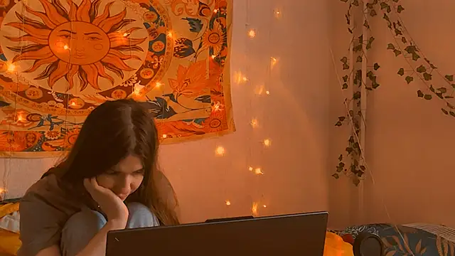 AliceCUNTach live sex cam