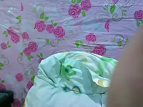 Suckable_leigh's cam snapshot