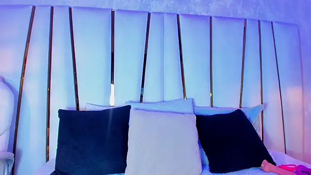 SofiaGlow_'s cam snapshot