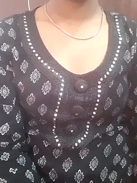 pari_rani7's cam snapshot