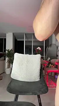 Valenthino_Salvatore's cam snapshot