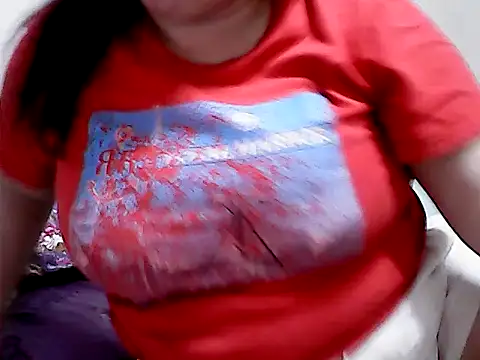 HornyPussie69's cam snapshot