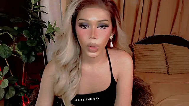 LA-GIRL live sex cam