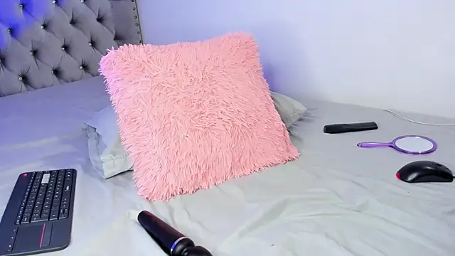 eva_cutee_'s cam snapshot