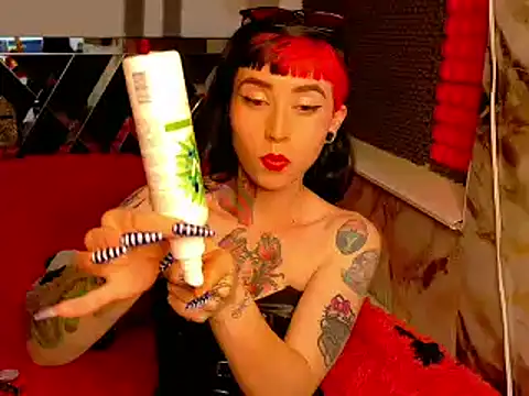 nova_kitttyy's cam snapshot