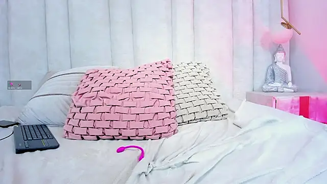 im_ariana_'s cam snapshot