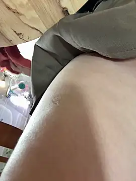 Emily-Nguyen's cam snapshot