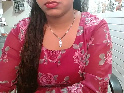 LovingPihu live sex cam