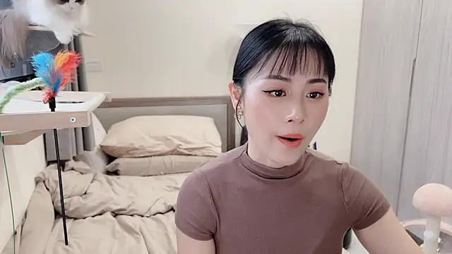 BabyOneDaily's cam snapshot