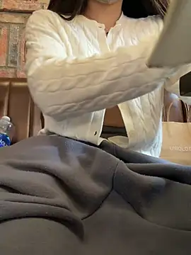 Linh_2004 live sex cam