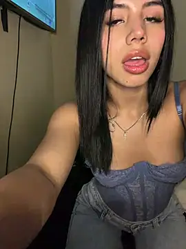 Laura-Khalifa live sex cam