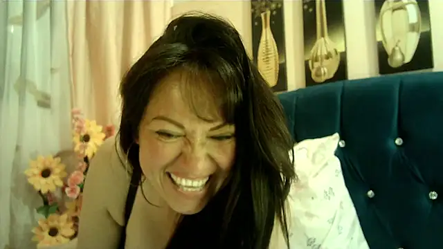 taylor198115 live sex cam