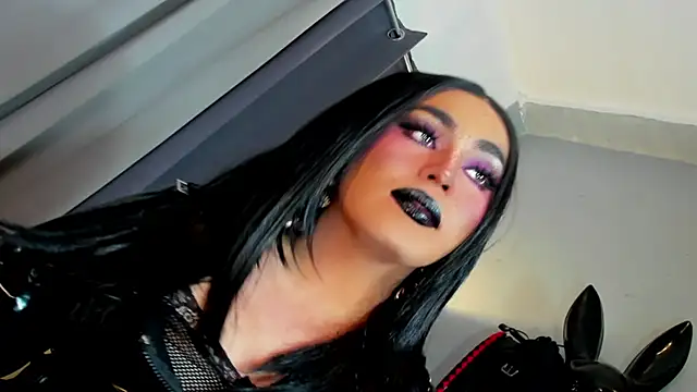 DominaAurumXXX live sex cam