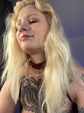 BlondeDoll_ live sex cam