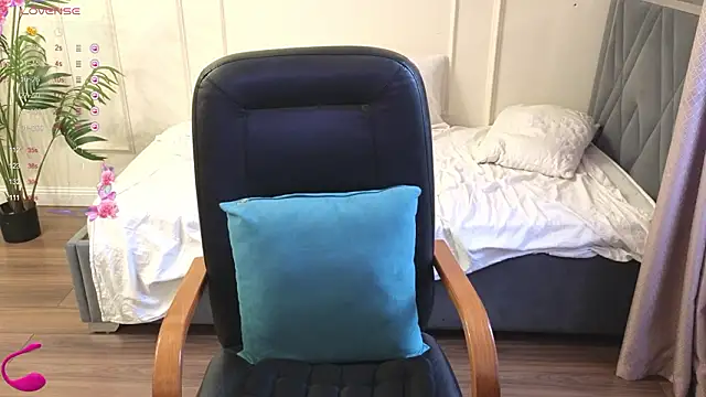 Kuro_Ren live sex cam