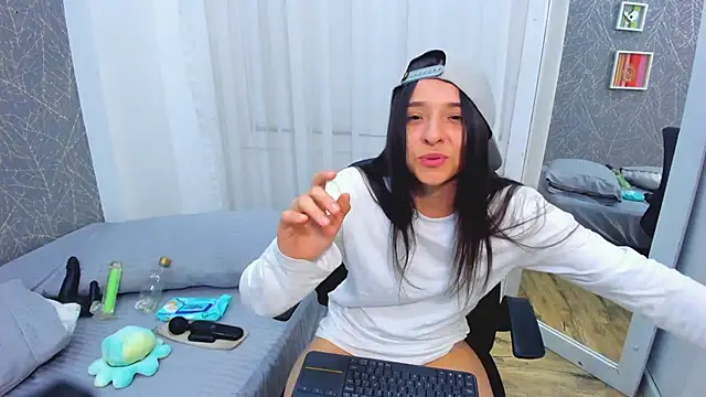 ViictoriiaSaenz live sex cam