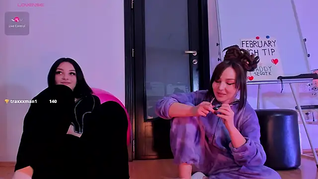 Peanaughty live sex cam