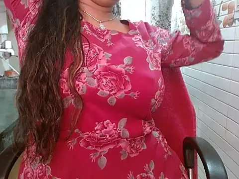 LovingPihu live sex cam