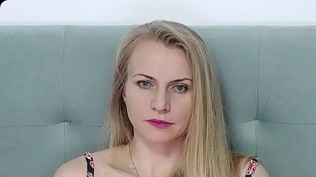 K__Adrienne live sex cam