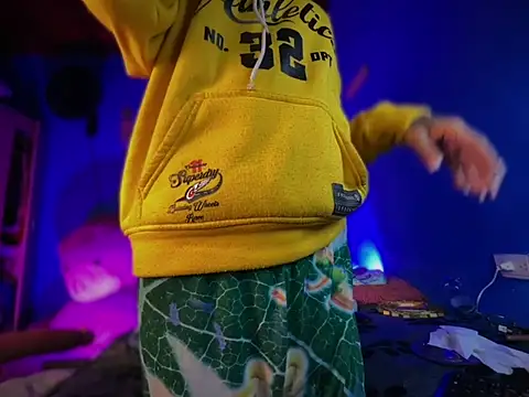 Naugth_channel_ts live sex cam