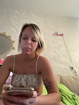 LikaCat live sex cam