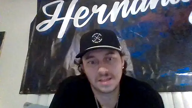 Tallhungandcloudy's cam snapshot