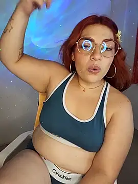 mila_curvy live sex cam