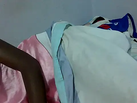 heloraniah's cam snapshot