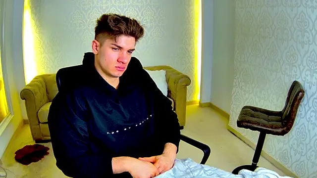 MaxKaiden's cam snapshot