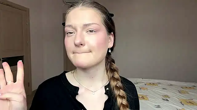 Milayouknow's cam snapshot