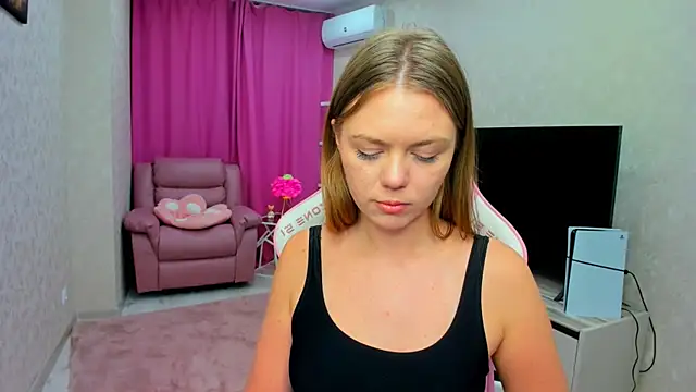 Strawberrye's cam snapshot