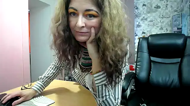 Helen1974 live sex cam