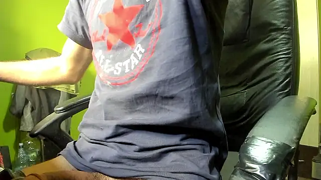 BigCumShoot live sex cam