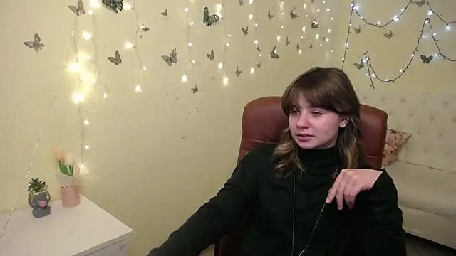 AnnaWest_'s cam snapshot