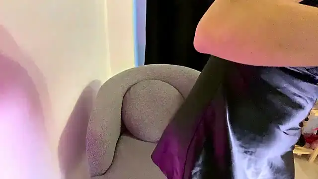 Nisha2708 live sex cam