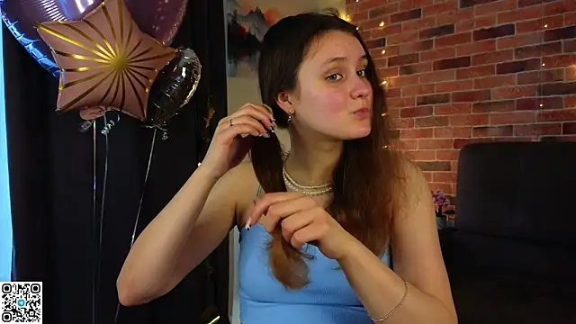 FoxFever's cam snapshot