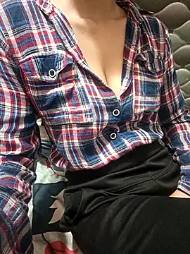 C-u-t-e-Sh-a-r-ma_Ji's cam snapshot