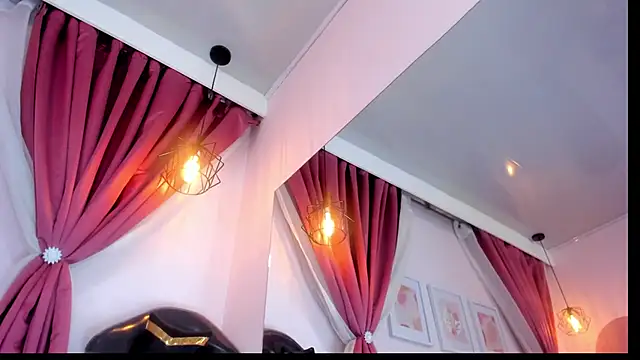 Saray_Becker_'s cam snapshot