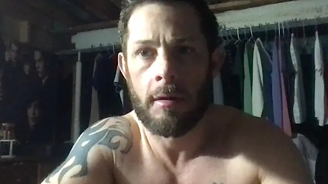 ARCHERTASTE live sex cam