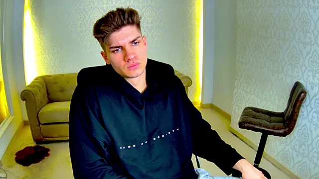 MaxKaiden's cam snapshot