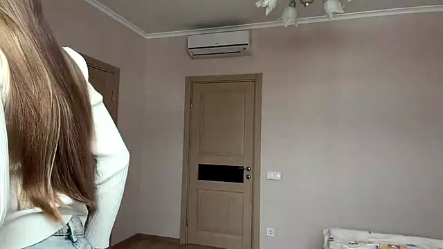 Milayouknow's cam snapshot