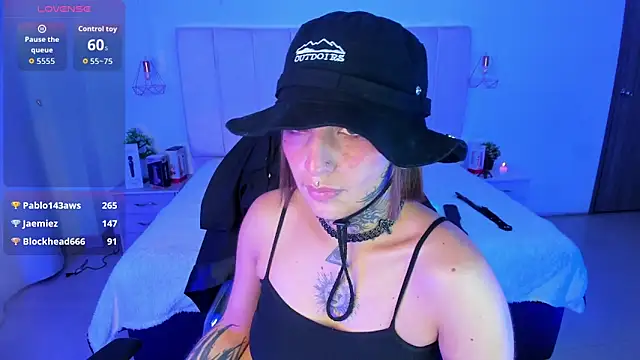 Gyal_8_'s cam snapshot