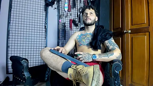 Twisted_Fantasy's cam snapshot