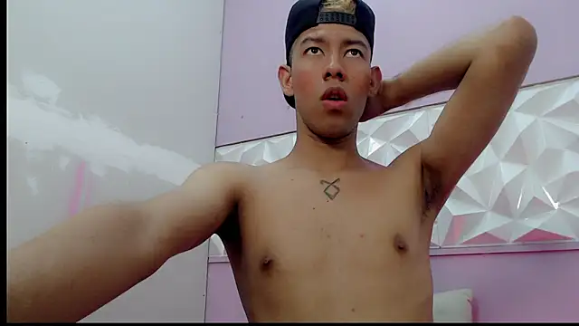 Taylerr_19's cam snapshot