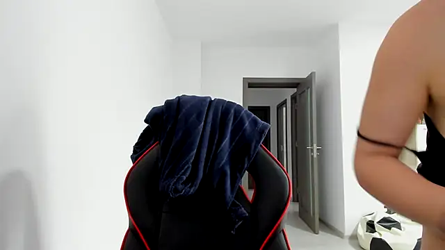 amiraisa11 live sex cam