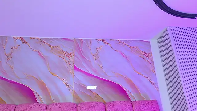 emmacurvy's cam snapshot